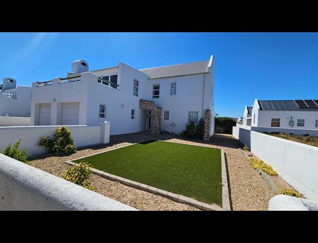 4 BEDROOM HOUSE FOR SALE IN LAMPIESBAAI